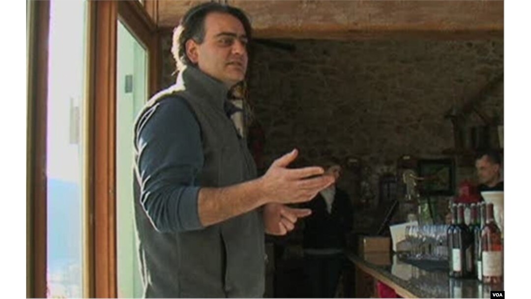 Karem Baki di winery Hillsborough miliknya di Purcellville, negara bagian Virginia.
