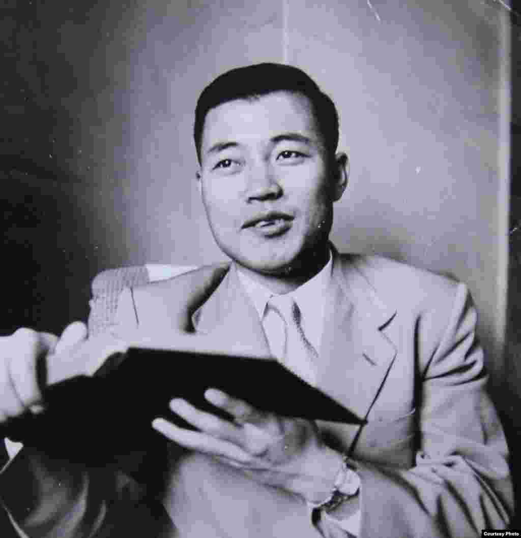 노금석 씨는 미국에 온 후 여러 방송에 출연해 북한을 탈출해 미국에 온 과정을 소개했다. 1957년 9월 뉴욕에서 &lsquo;진실을 말하다(To Tell the Truth)&rsquo;라는 TV쇼 에 출연한 장면. (노금석 제공)