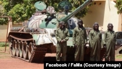 Des soldats du régiment blindé lors 35ème Régiment blindé à Kati, Mali, 4 mai 2018, (Facebook/FaMa).