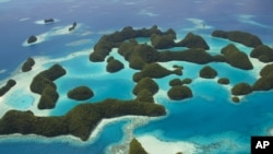 鸟瞰帕劳，这是一个拥有250多个岛屿的太平洋群岛。