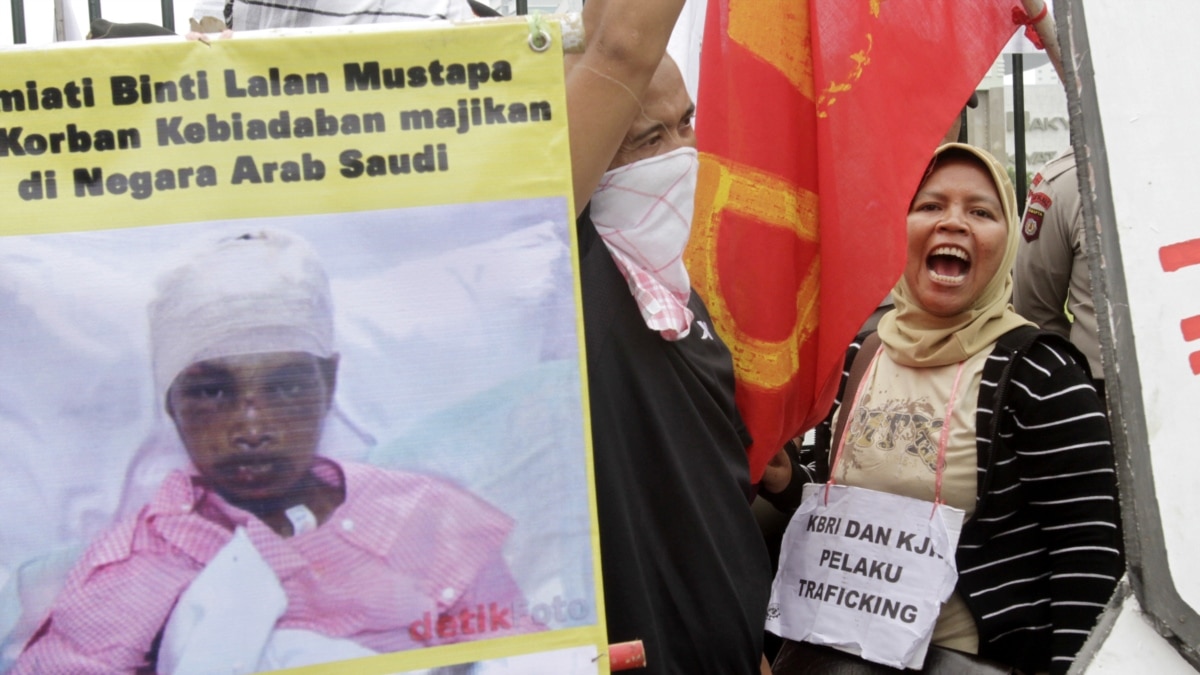 Indonesian Migrant Workers Remain Vulnerable, Activists Say