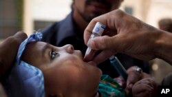 تنها با دوقطره واکسین می توانید جان اطفال زیر سن پنج سال تان را از فلج دایمی نجات دهید.