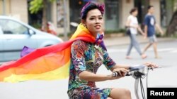 учасниця параду ЛГБТІ у В'єтнамі