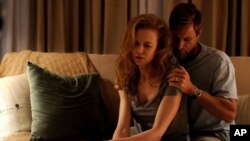 Becca (Nicole Kidman) and Howie (Aaron Eckhart) in RABBIT HOLE.