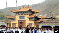 Thousands of Tibetan students stage protests in Rebkong, northwestern China's Qinghai province, 19 Oct 2010