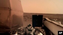 ერთ-ერთი პირველი ფოტო, რომელიც "ინსაითმა" მარსიდან გამოუშვა. 26 ნოემბერი, 2018 წ.