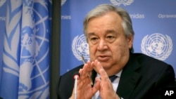 Umunyamabanga mukuru wa ONU, António Guterres mu kiganiro n'abamenyeshamakuru, ku musi wahariwe impunzi kw'isi, ku cicaro ca ONU.