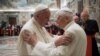 Benediktus Dilaporkan Bela Gelar Paus Emeritus