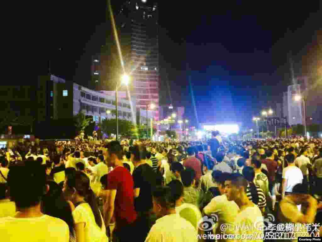 连云港数以千计市民抗议核废料处理厂(网络图片)