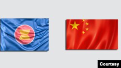 အာဆီယံ အထိမ်းအမှတ်အလံနှင့် တရုတ်နိုင်ငံအလံ။