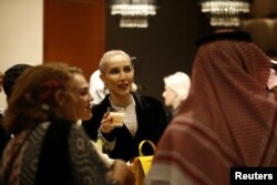 Sebanyak 1.500 tamu diharapkan menghadiri Arab Fashion Week, di Riyadh, 10 April 2018, menurut penyelenggara, Dewan Mode Arab (AFC).