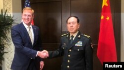 Quyền Bộ trưởng Quốc phòng Mỹ Shanahan gặp Bộ trưởng Quốc phòng Trung Quốc Ngụy Phượng Hòa ở Singapore hôm 31/5/2019