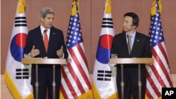 John Kerry in South Korea