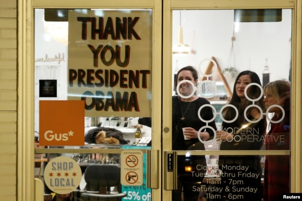 Dyqan në Çikago ku janë shkruar fjalët "Faleminderit President Obama".