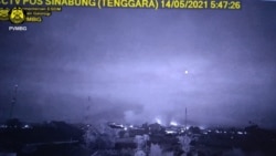 Luncuran awan panas guguran yang terjadi di Gunung Sinabung, Kabupaten Karo, Sumatera Utara, Jumat, 15 Mei 2021. (Foto: Pusat Vulkanologi dan Mitigasi Bencana Geologi)