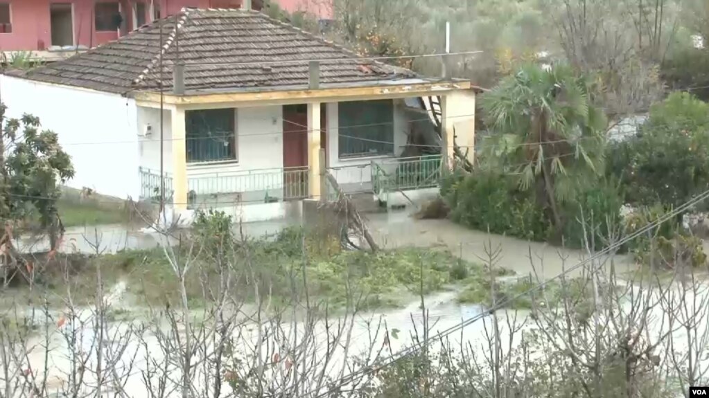 floods Albania houses