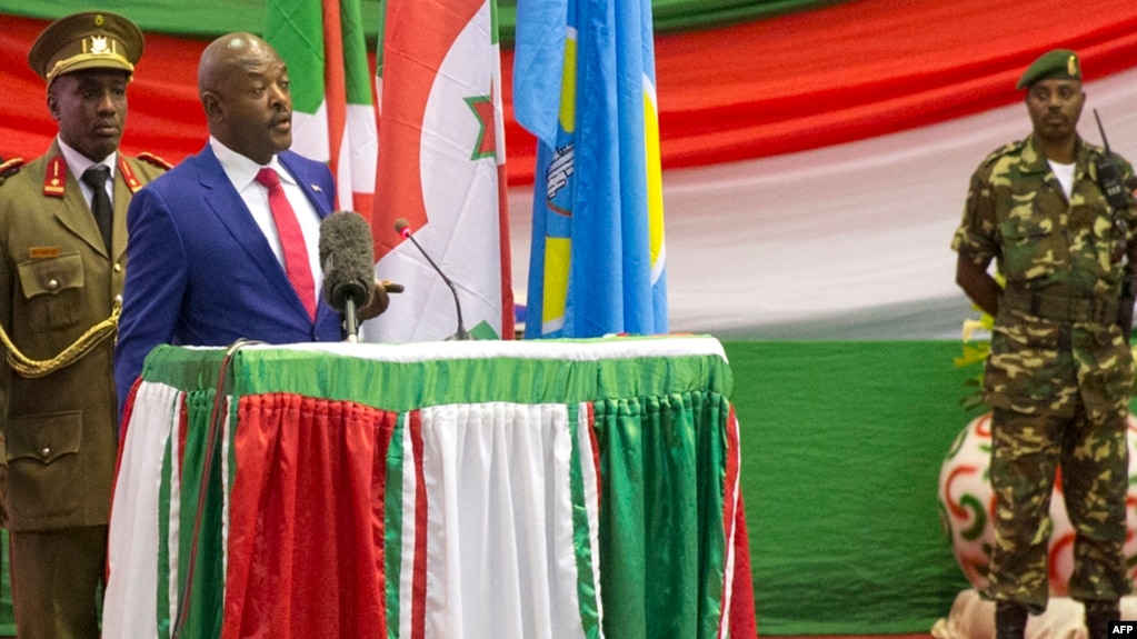 Le président burunais Pierre Nkurunziza après avoir prêté serment lors d'un 3e mandat controversé, à Bujumbura, le 20 août 2015.