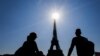 Tingkat Rawat Inap Naik, Prancis Pertimbangkan Kembali Bermasker