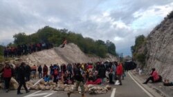 Blokada na ulazu u Cetinje (Foto: VOA)