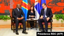 Président Félix Tshisekedi na mokokani wa ye ya Serbie Aleksandar Vučic na masolo na Belgrade, 25 octobre 2019. (RDC Présidence)