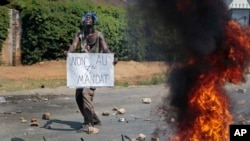 Un manifestant dans le quartier Ngarara, Bujumbura, 3 juin 2015