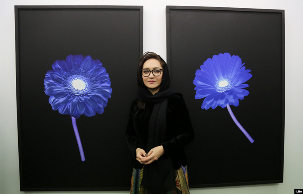 سومین نمایشگاه عکس های نیکی کریمی عکس: علیرضا رمضانی 