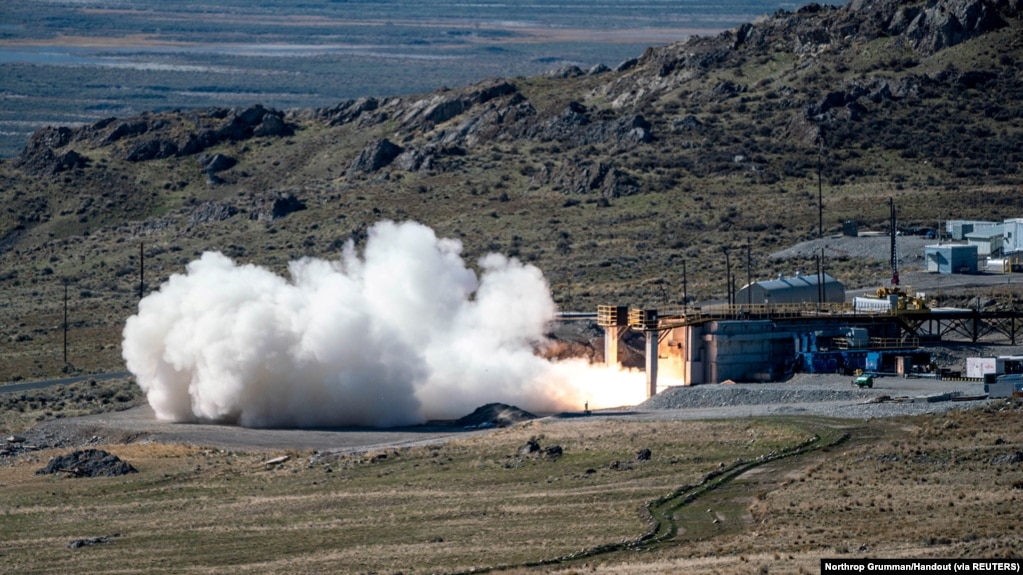 资料照片:美国海军与陆军合作在犹他州试射新研发的高超音速导弹。（2021年10月28日）(photo:VOA)