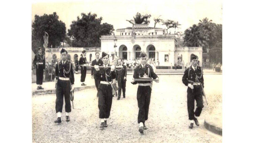 Ấn kiếm của vua Bảo Đại tại lễ thoái vị 30/8/1945.