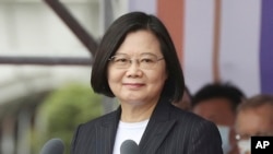 台湾总统蔡英文在台北总统府发表讲话。资料照