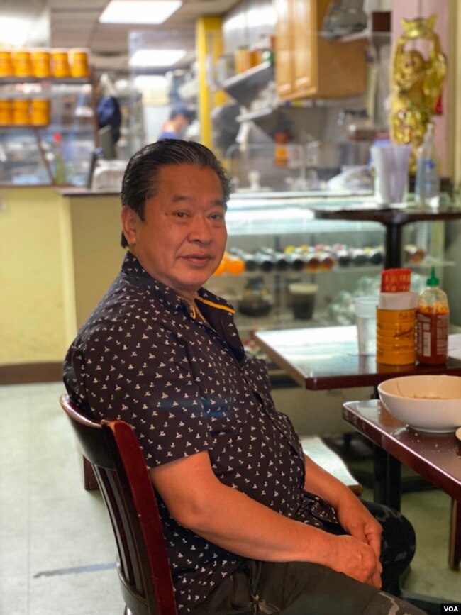 Ông Liêng Chấn Hoàng giờ làm chủ một nhà hàng Việt Nam ở Manhattan.
