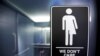 在北卡德罕21C博物馆马桶隔间看到的抗议限制跨性别者入厕的法律的标记。（资料照）