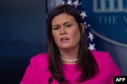 La portavoz de la Casa Blanca, Sarah Huckabee Sanders, rechazó informe del New York Times, que dice que el presidente Donald Trump cometió fraude fiscal.