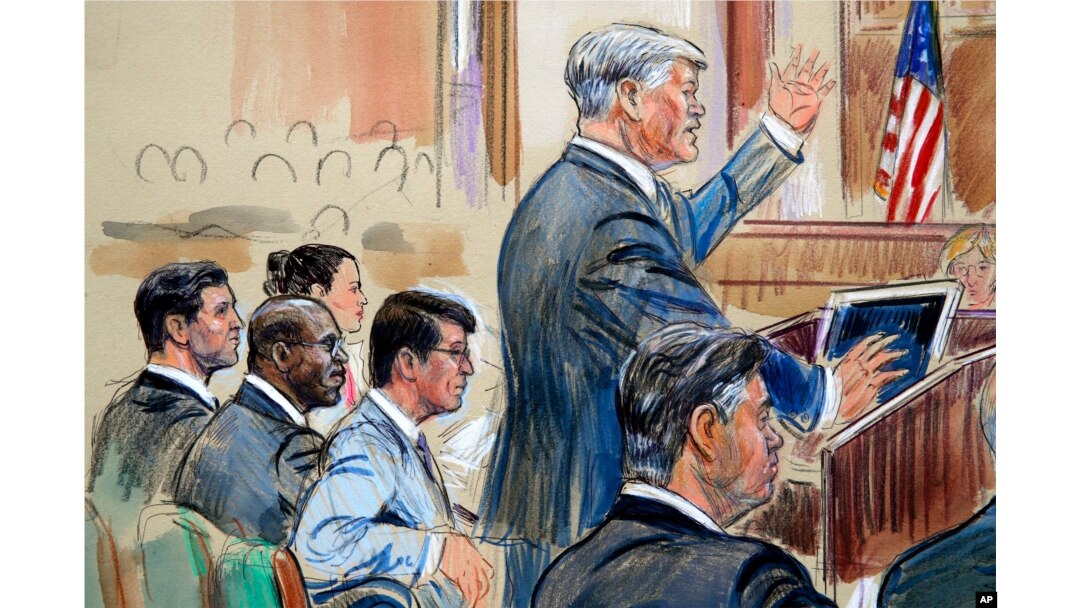This sketch depicts defense lawyer Kevin Downing asking questions of Rick Gates, as former Trump campaign chairman Paul Manafort, bottom right, listens during Manafort's trial on bank fraud and tax evasion, Aug. 7, 2018.