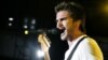 Juanes no detiene concierto