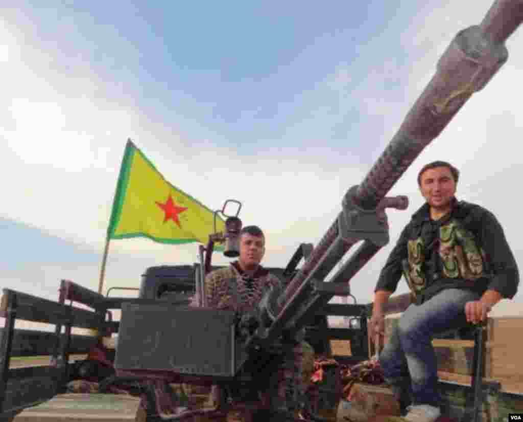 Kurdish YPG Fighters