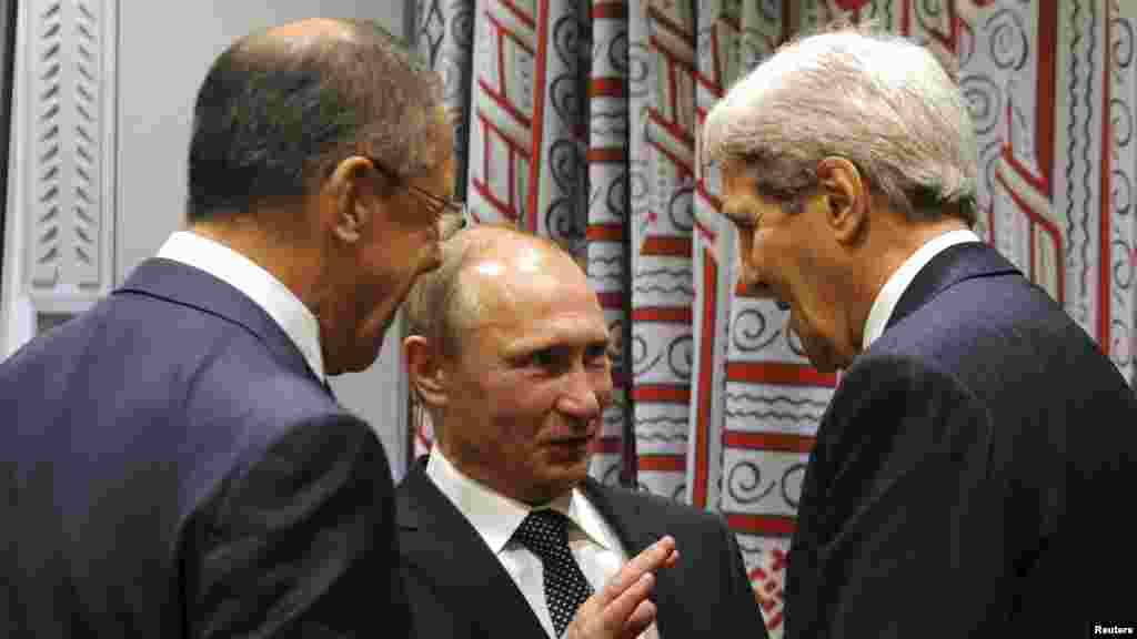 Sakataren Harkokin Wajen Amurka John Kerry Da Shugaban Kasar Rasha Vladimir Putin A Taron Majalisar Dinkin Duniya Da Ake Gudanarwa A Birnin New York, Satumba 29, 2015. &nbsp;