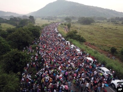 Migrants Rest as Hoped For Bus Rides to Mexico City Fail