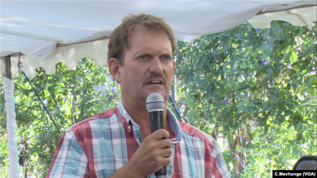 Doug Taylor Freeme, a former leader of the predominantly white Zimbabwe Commercial Farmers Union, spoke at a public meeting in Chinhoyi town, Zimbabwe, May 10, 2019.