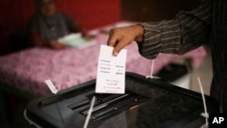 Ủy ban Bầu cử Ai Cập nói họ đang có trong tay những phiếu bị tranh chấp