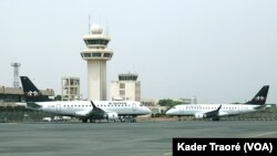A partir du 1er août, le trafic aérien reprendra entre le Burkina et les pays de la sous-région, Ouagadougou, le 26 juillet 2020 (VOA/Kader Traoré)