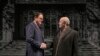 Rob Rajli (Ronald Regan) i Vilijam Dik (Mihail Gorbačov) u predstavi Sastanak na slepo Rohelija Martineza 