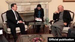 Afgan Devlet Başkanı Eşref Gani, Çin Dışişleri Bakan Yardımcısıyla