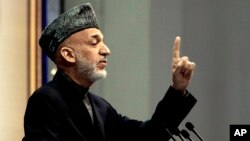 Các chuyên gia quan ngại rằng qua việc trì hoãn thỏa thuận, Tổng thống Karzai có thể làm áp lực để Washington ủng hộ một cách thầm lặng cho ứng cử viên tổng thống được ông 'tán thành'.
