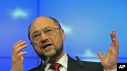 Ông Schulz nói giải thưởng là một thông điệp “tỏ tình đoàn kết và công nhận hai người không cúi đầu vì sợ hãi và đe dọa.”