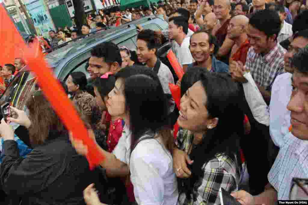 Supporters of National League for Democracy party led by Nobel Laureate Aung San Suu Kyi are seen gathered, Nov. 8, 2015.