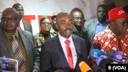 Nelson Chamisa wa MDC akizungumza na wafuasi wake kwenye kampeni