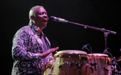 Philip Bailey saat tampil di Bonnaroo Music and Arts Festival, di Manchester, Tennessee, 13 Juni 2015. (Foto: Wade Payne / Invision / AP).