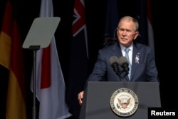 El expresidente estadounidense George W. Bush habla durante un acto en conmemoración del 20º aniversario de los atentados del 11 de septiembre de 2001 en el Memorial Nacional del Vuelo 93 en Stoystown, Pensilvania, EE. UU., el 11 de septiembre de 2021. REUTERS/Hannah Beier