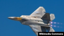 Истребитель-невидимка F-22 Raptor
