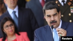 Nicolás Maduro, presidente en disputa de Venezuela, advirtió el lunes 30 de marzo a sus opositores con llevarlos a la justicia por "terroristas y complotados".